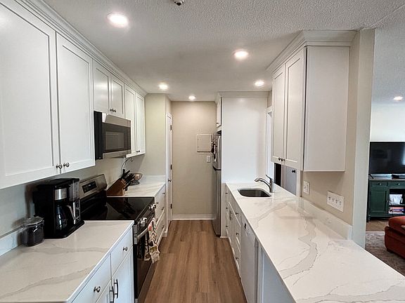5th image of 300 River St Unit 11
