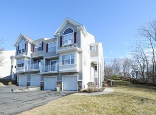 94 Lakeview Ct #9-4, Pompton Lakes, NJ 07442