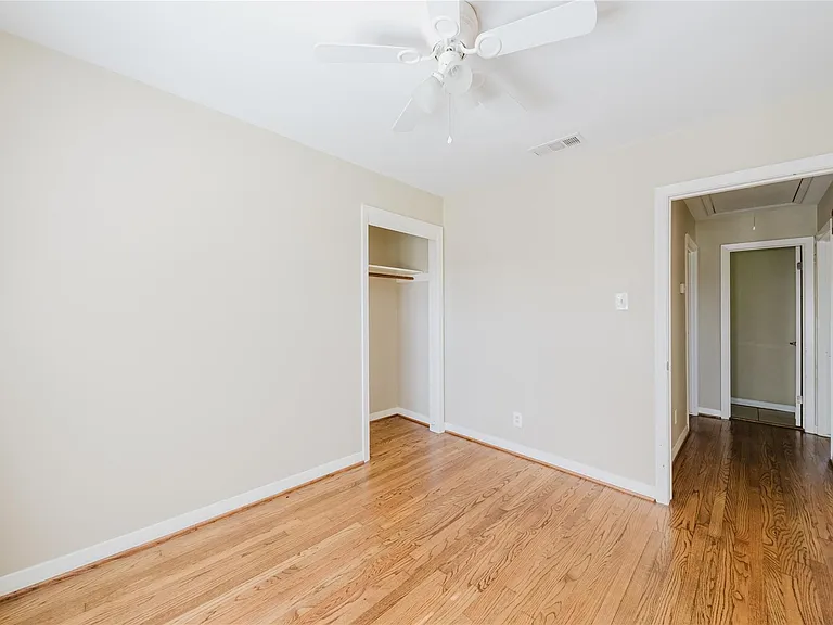 5210 De Lange Ln — Photo 24
