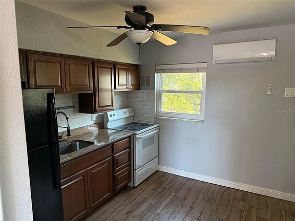 2nd image of 2807 41st Ave N APT 4