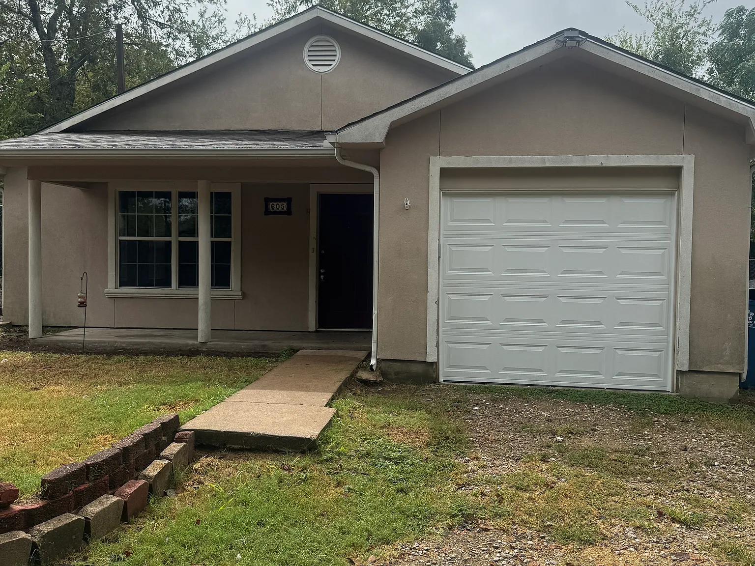 3 bed, 1100 sqft, $1,750 — Photo 1