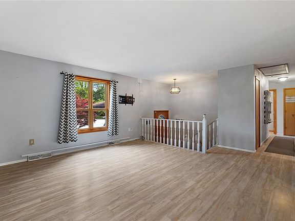 5th image of 22 Laurel Valley Ct