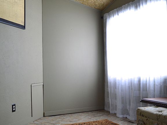 3rd image of 1920 Lombardy Ln