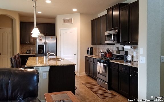 4th image of 628 Community Dr