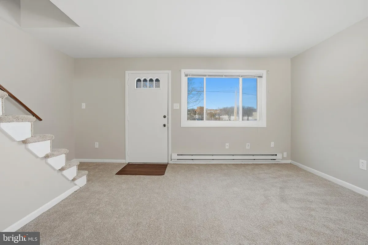 Building Photo - 5605 Shelbourne Rd #B