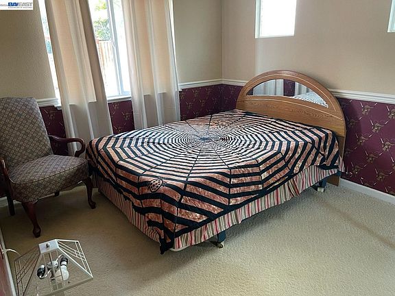 4th image of 1013 Ridgeview Dr