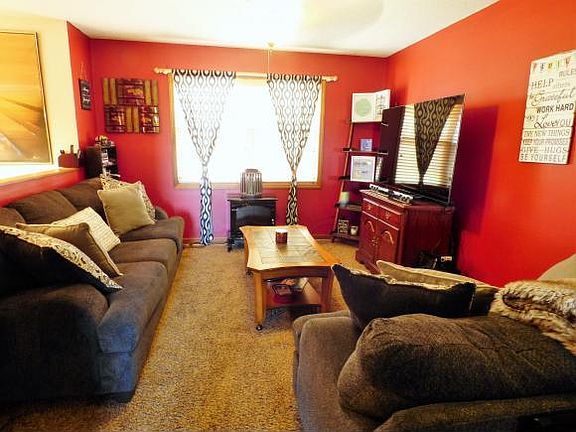 5th image of 145 Rosewood Ln