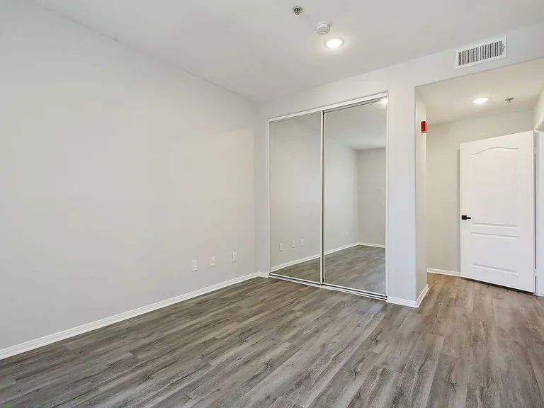 2245 Beverly Glen — Photo 39