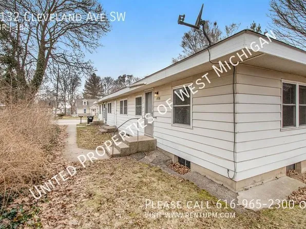 2132 Cleveland Ave SW, Wyoming, MI 49509