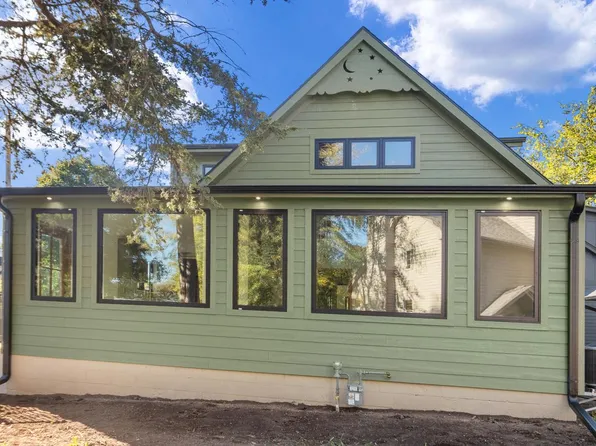 637 1st STREET, Delafield, WI 53018