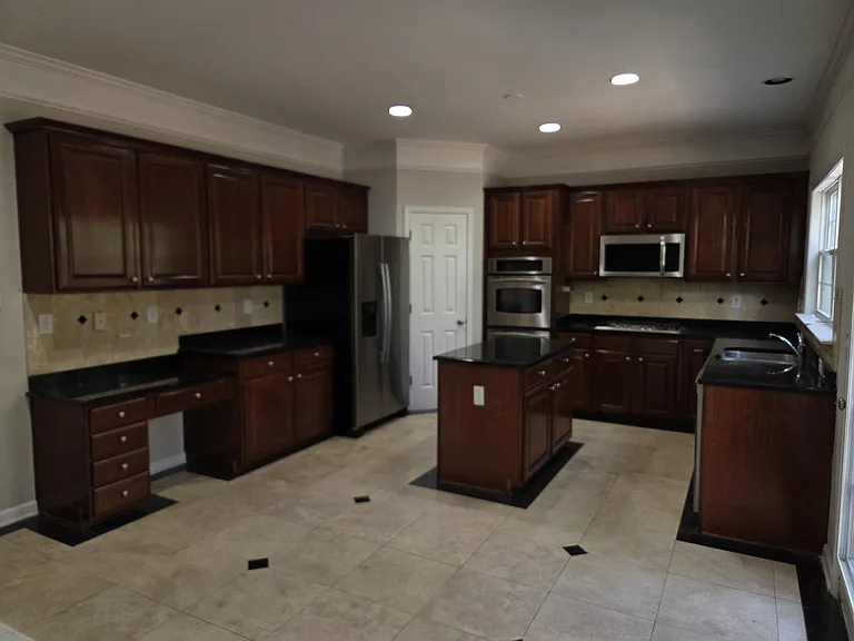 935 Blackmar Way — Photo 8