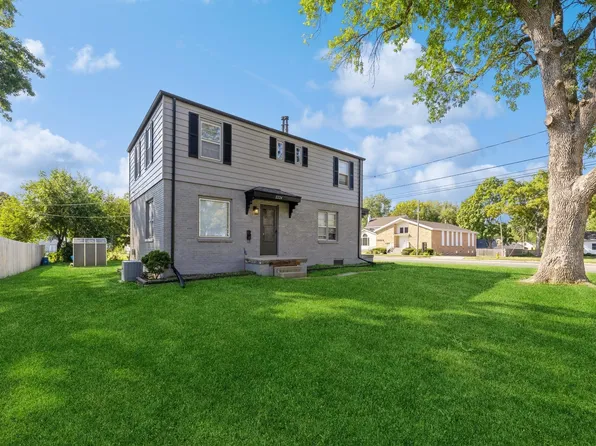 5200 Hickman Rd, Des Moines, IA 50310
