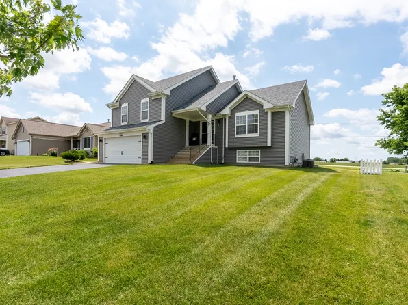 5006 Keri Dr, Loves Park, IL 61111
