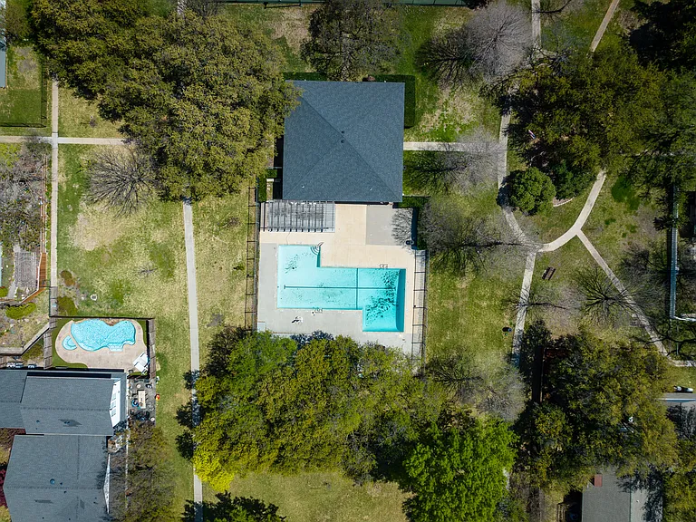 15721 Mapleview Cir — Photo 41
