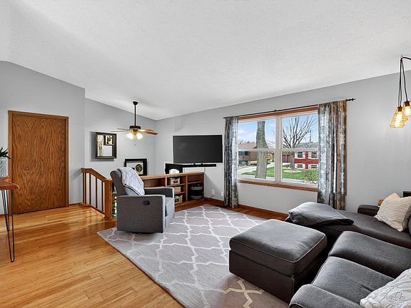 4th image of 1922 38th St NW
