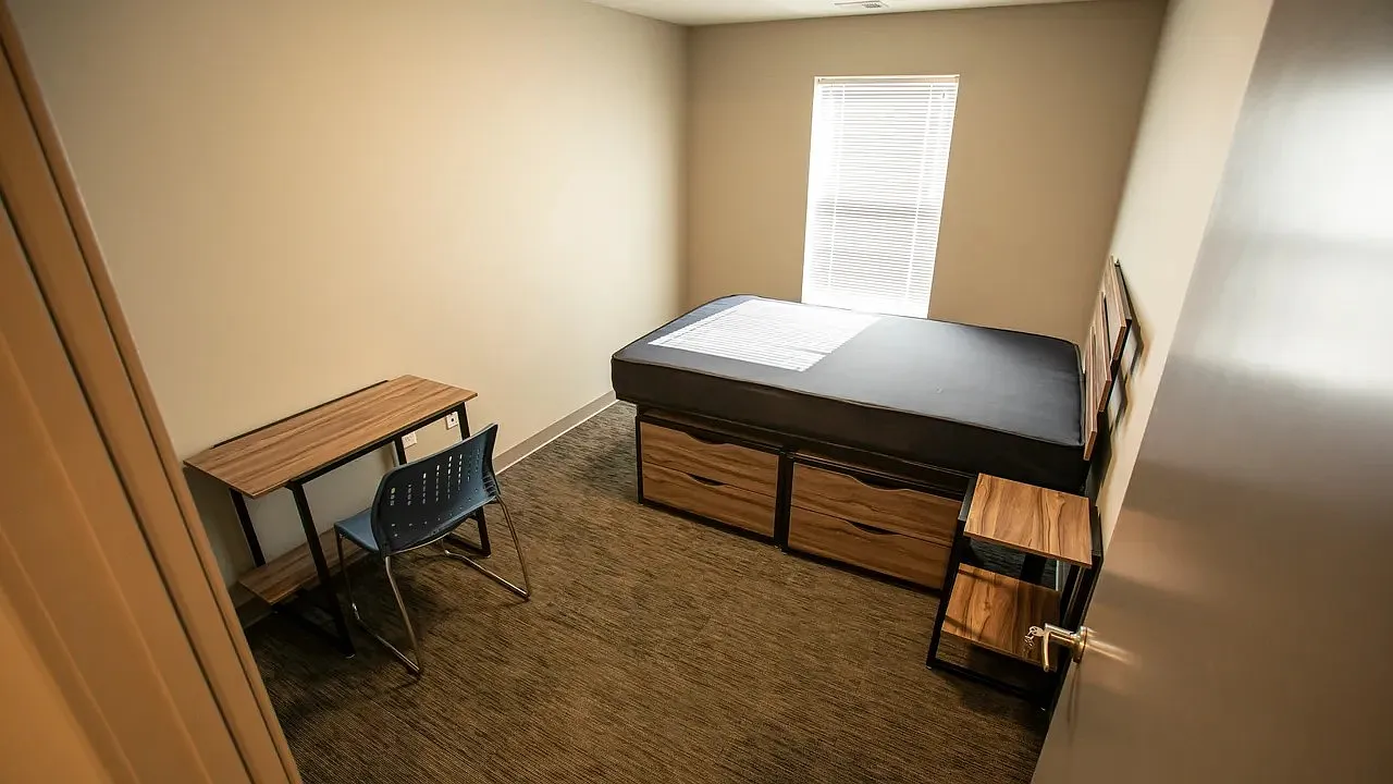 2 bed, 850 sqft, $1,250 — Photo 3