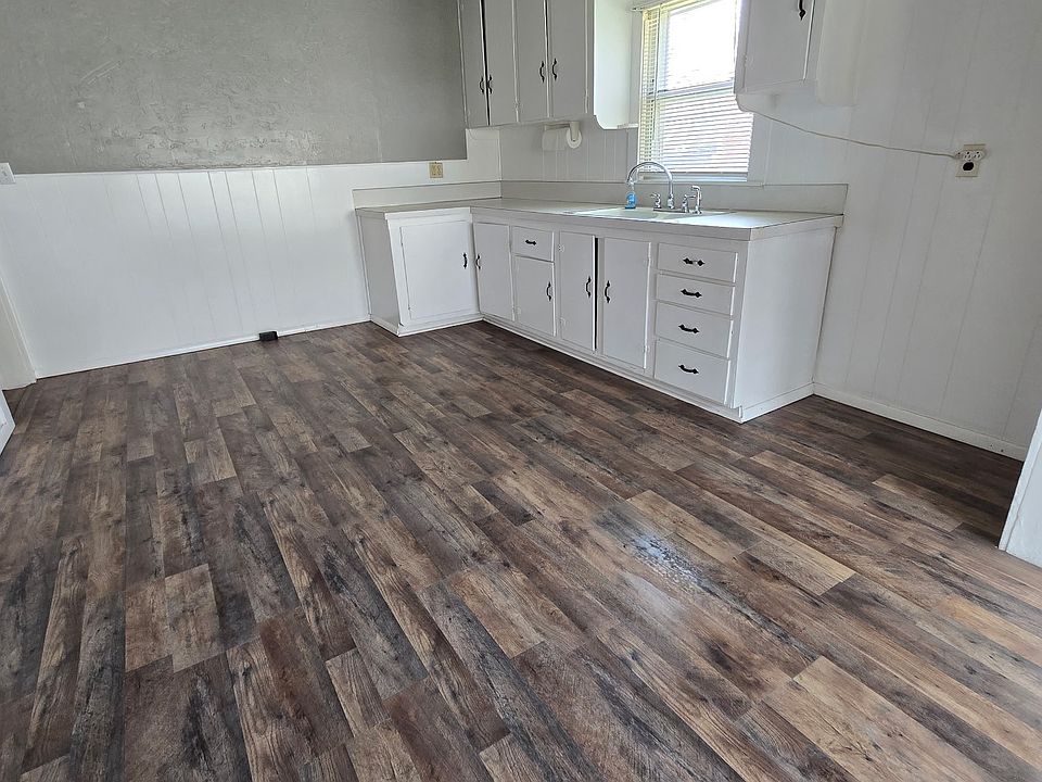 2nd image of 407 W Beech Ave