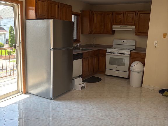 2nd image of 150 20th Ave #S