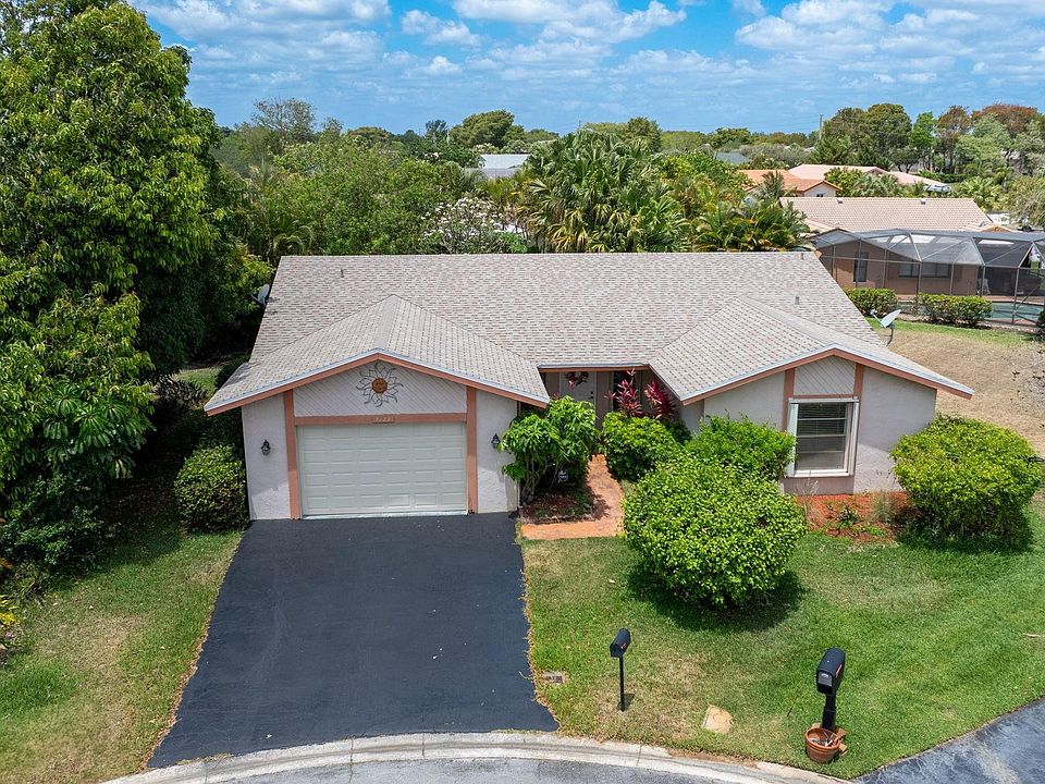 1st image of 7125 NW 101st Avenue