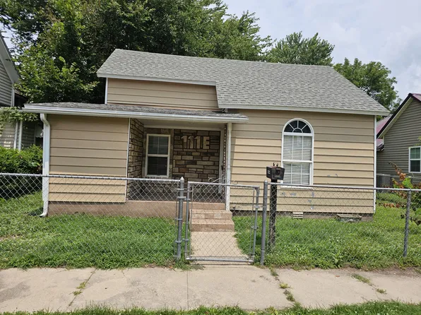 111 E Cofield Street, Aurora, MO 65605