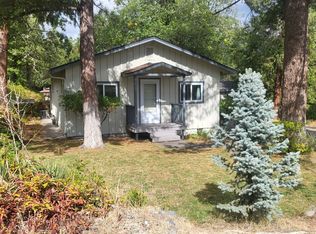 530 NW Valley View Dr, Grants Pass, OR 97526