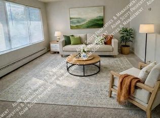 217 W Main St #27, Milan, MI