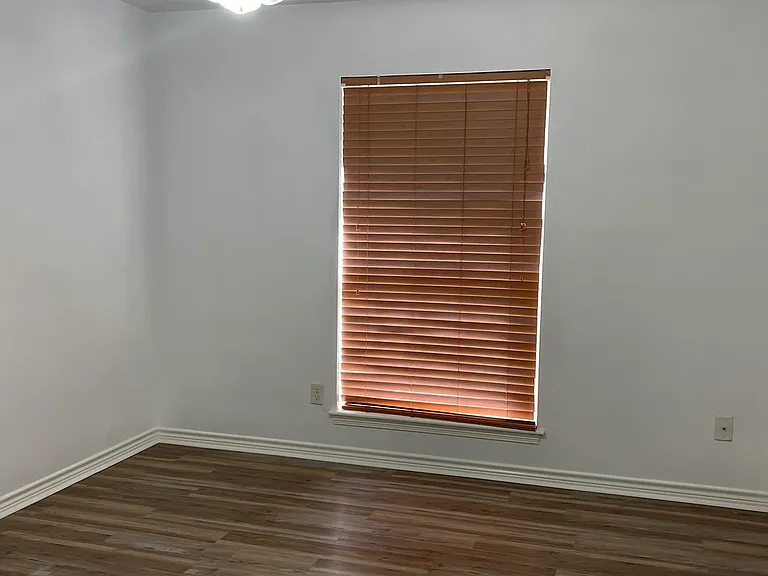1008 Sun Meadow Ct — Photo 11