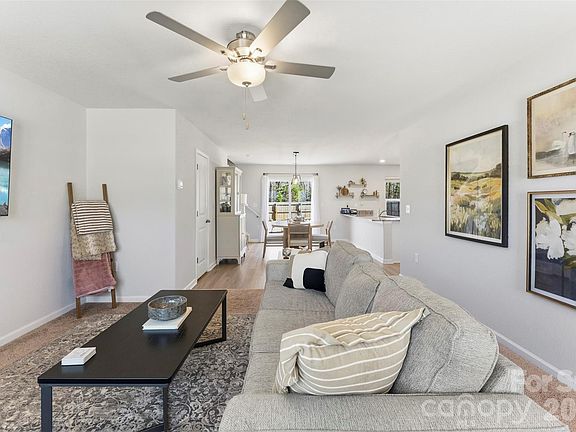 4th image of 3027 Crescent Lake Ln