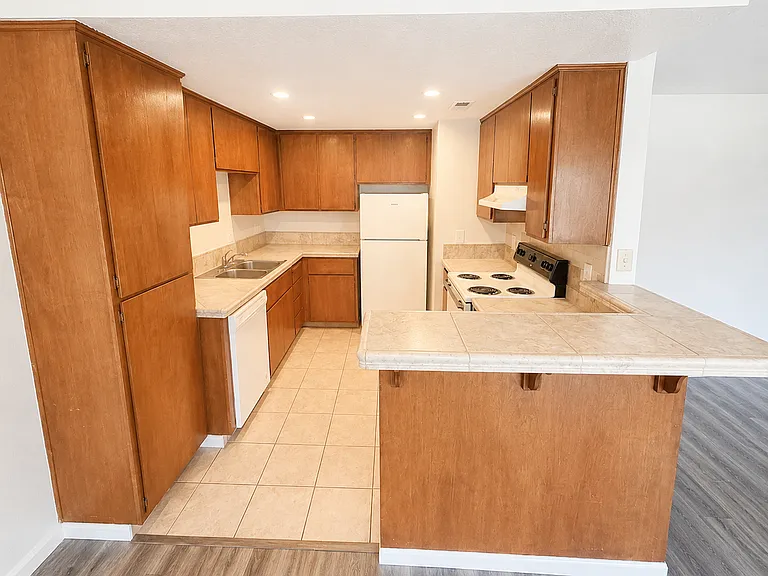 Sherman Village — Photo 35