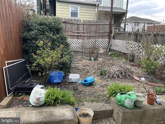 3rd image of 317 W Cherry St