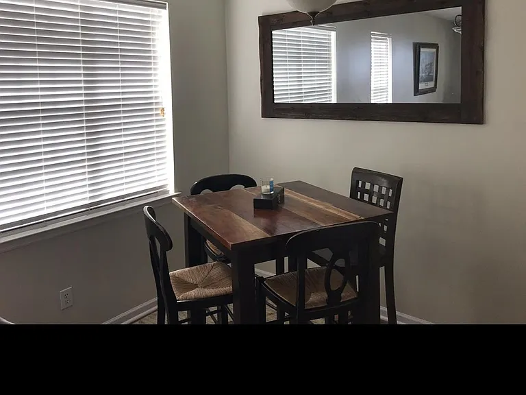 2436 Fulford Ct — Photo 5