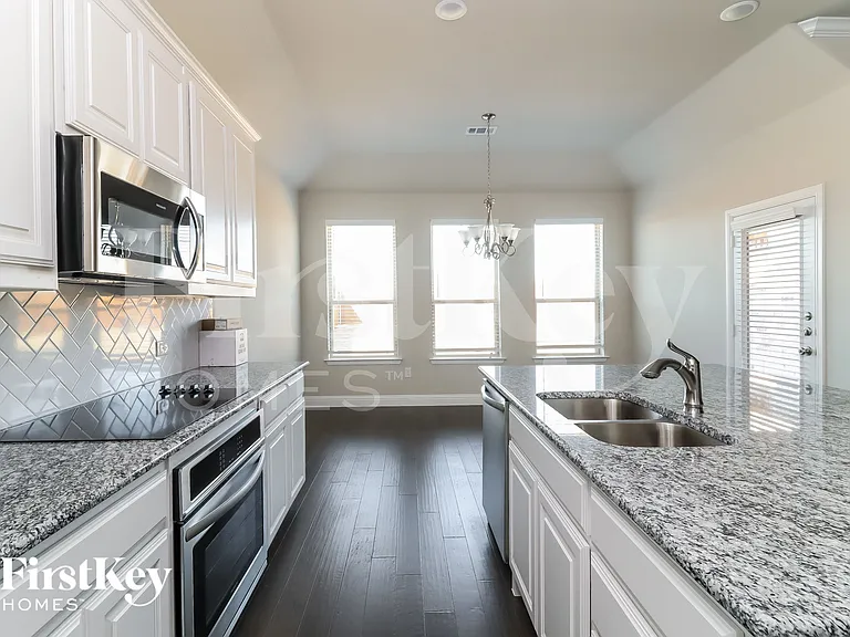 109 Independence Dr — Photo 8