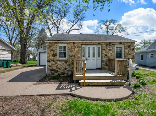 513 W 7th St, Rock Falls, IL 61071
