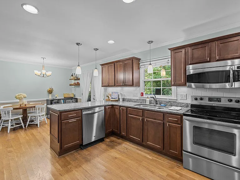 6109 Whittier Dr — Photo 13