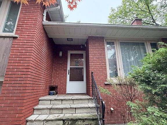 3rd image of 36 Royalavon Cres