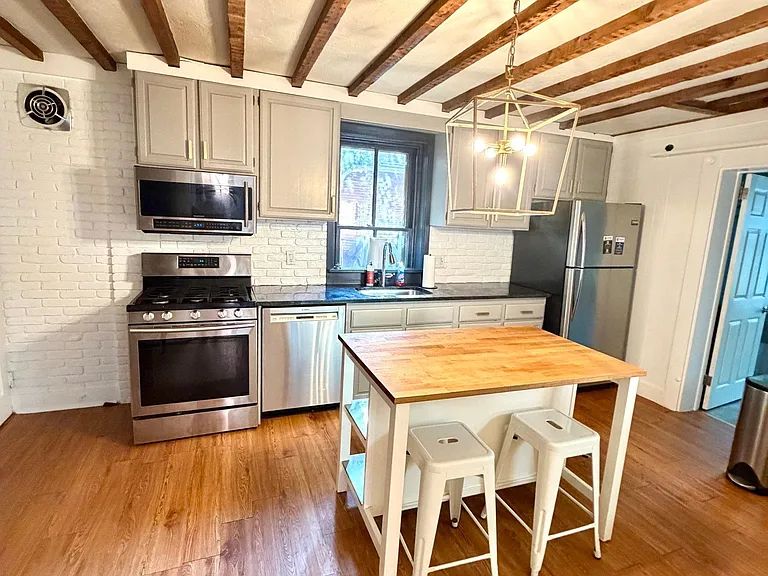 729 E Orange St — Photo 12