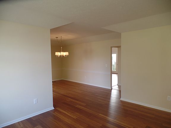 5th image of 15600 Highland Park Dr