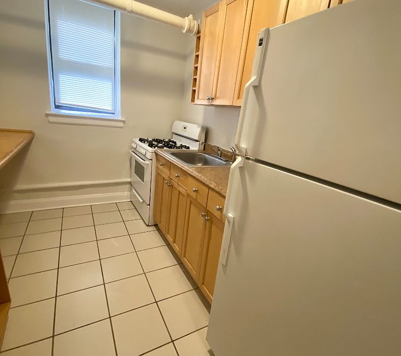 1st image of 256 Martine Ave #B