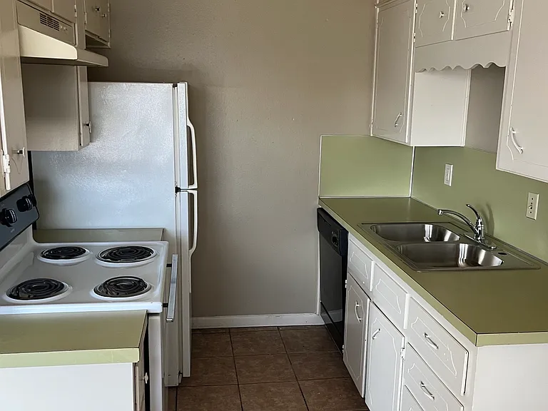 2205 Jennifer Dr #2 — Photo 5