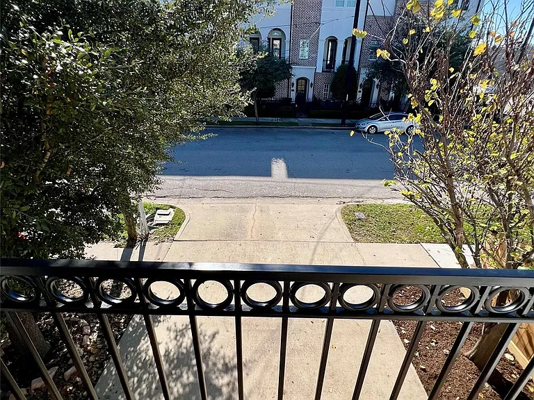 1818 Edwards St — Photo 24