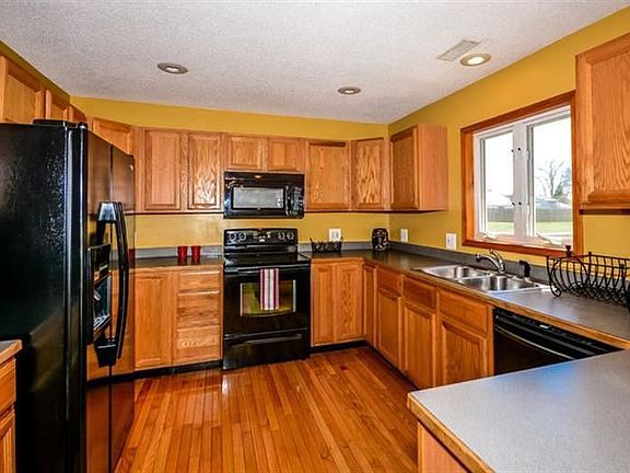 5th image of 11179 Lovelle Dr