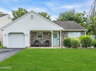 2 Ellison Ct, Union Beach, NJ 07735