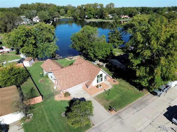 137 Arlington Dr, Granite City, IL 62040