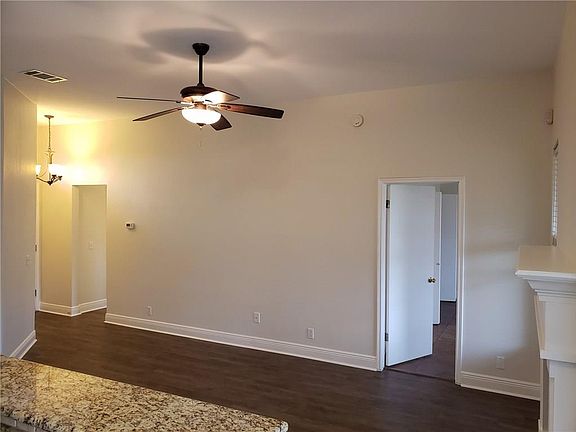 4th image of 340 Briarstone Dr