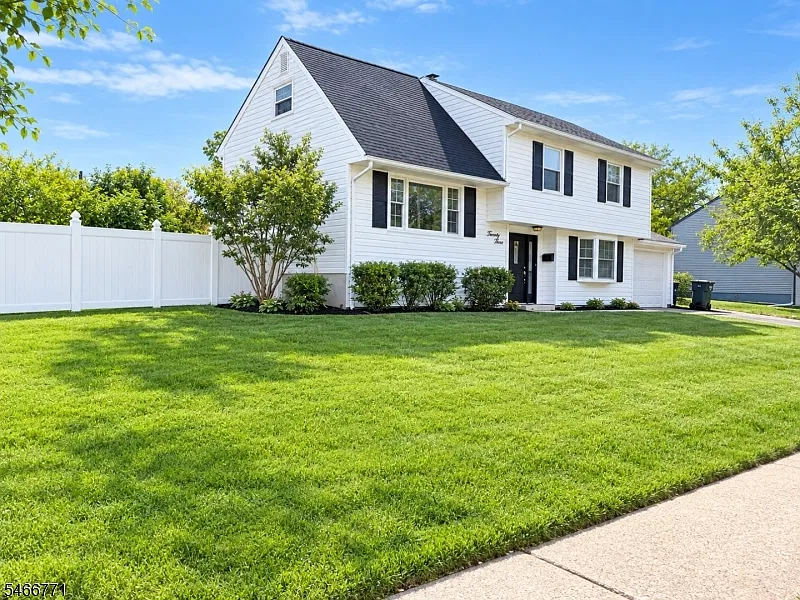 23 Winthrop Rd