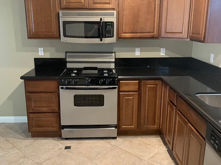 1302 Moreno Way #B — Photo 8