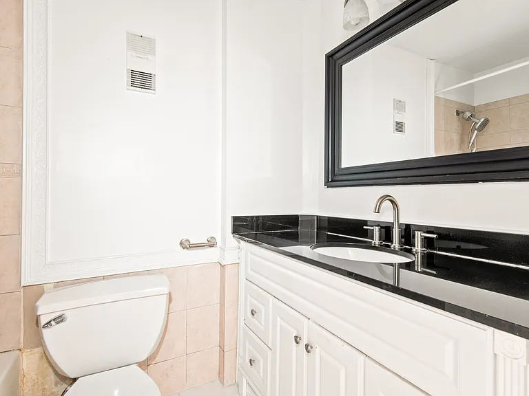 333 Grand Ave #3Q — Photo 8