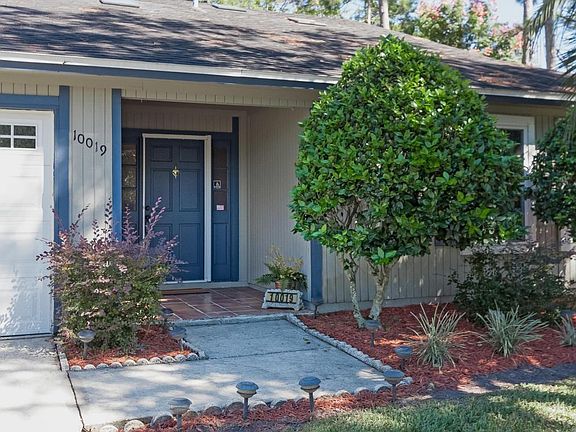 3rd image of 10019 Huntington Forest Blvd E