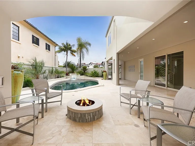 15 Goleta Point Dr — Photo 6