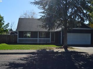 1288 Mayanna Dr, Woodburn, OR 97071